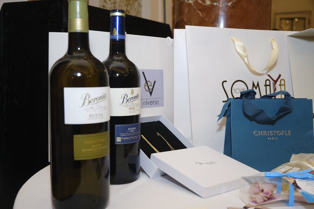 Productos sorteados en la rifa solidaria.