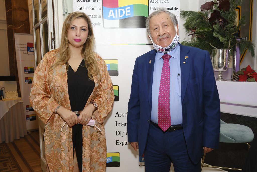 Excmo. SR. D. Musa Amer Odeh embajador de Palestina y la directora de la revista Spanish Arab Magazine Soumaya Akbib