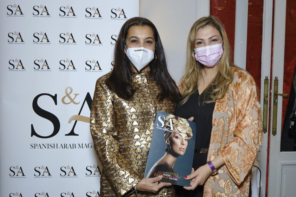 Presidenta de AIDE, Embajadora del Reino de Marruecos, Dª. Karima Benyaich y la directora de la revista Spanish Arab Magazine Soumaya Akbib