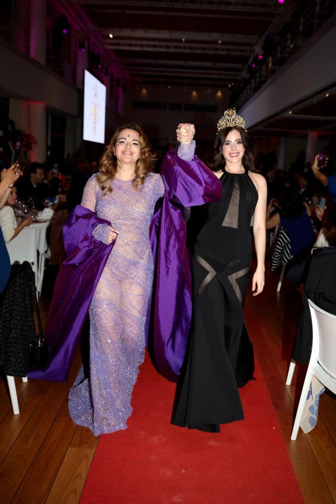 Diseñadora y stylista , Lorena Rivero (Lorrive) miss univers Fátima Bosch